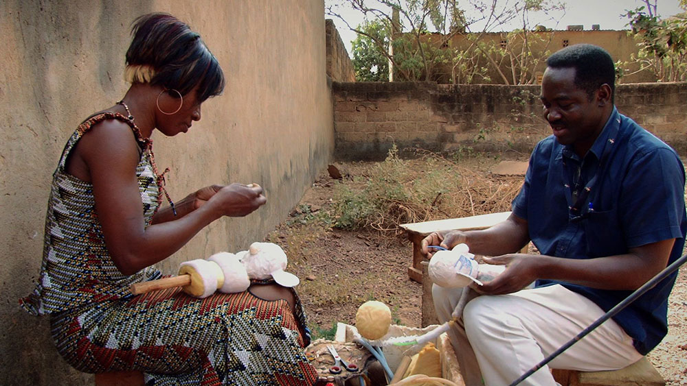 ElCementeroMarionetes_frame2